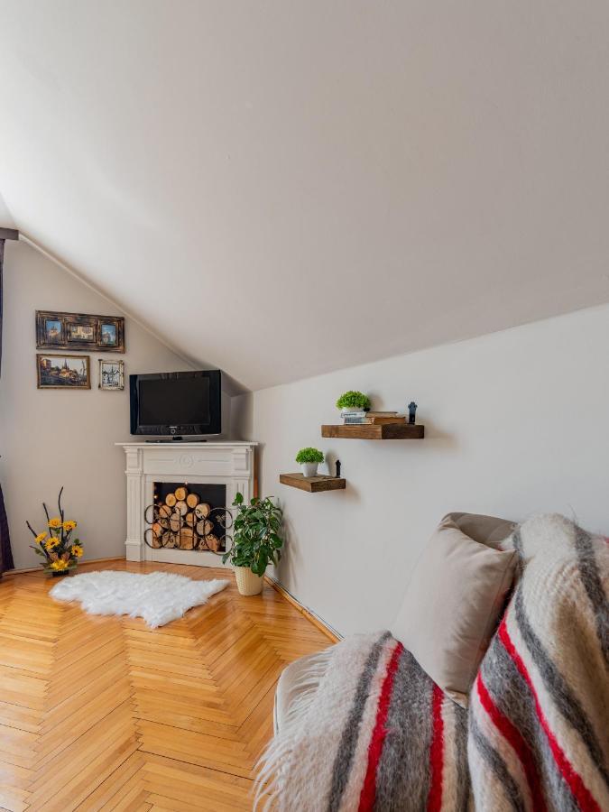 Rose Apartment Sighisoara Ngoại thất bức ảnh